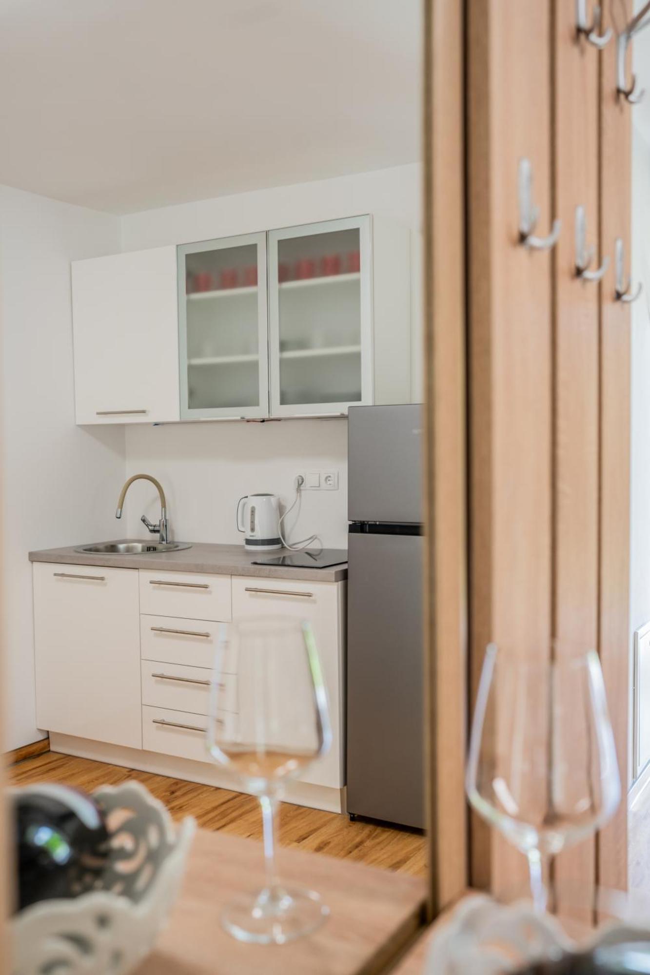 Ribnik Stari Trg Apartamento Lesicno Quarto foto