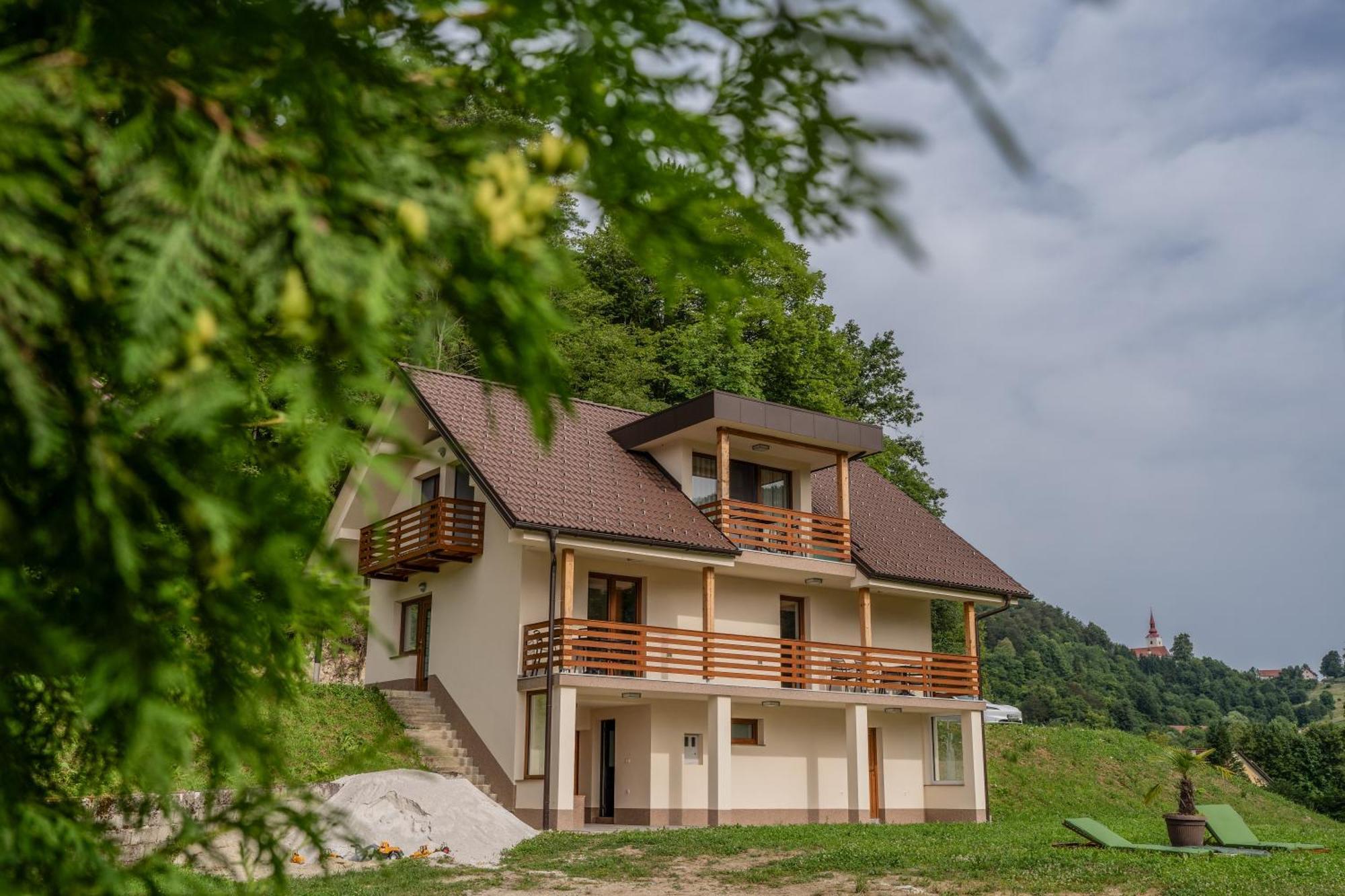 Ribnik Stari Trg Apartamento Lesicno Exterior foto