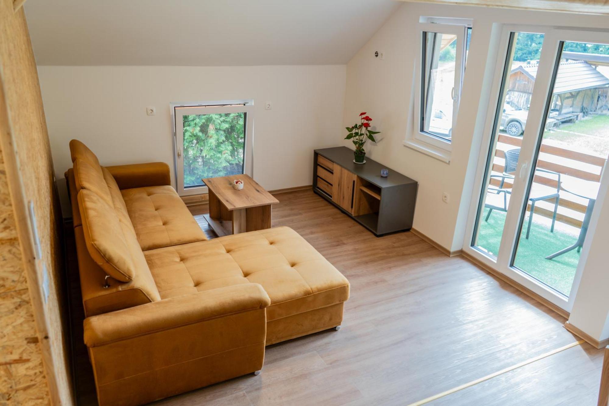 Ribnik Stari Trg Apartamento Lesicno Exterior foto