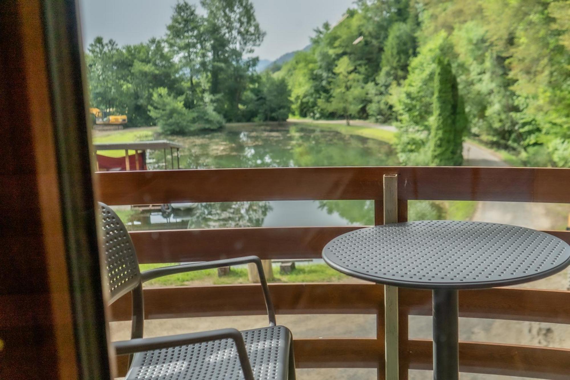 Ribnik Stari Trg Apartamento Lesicno Exterior foto