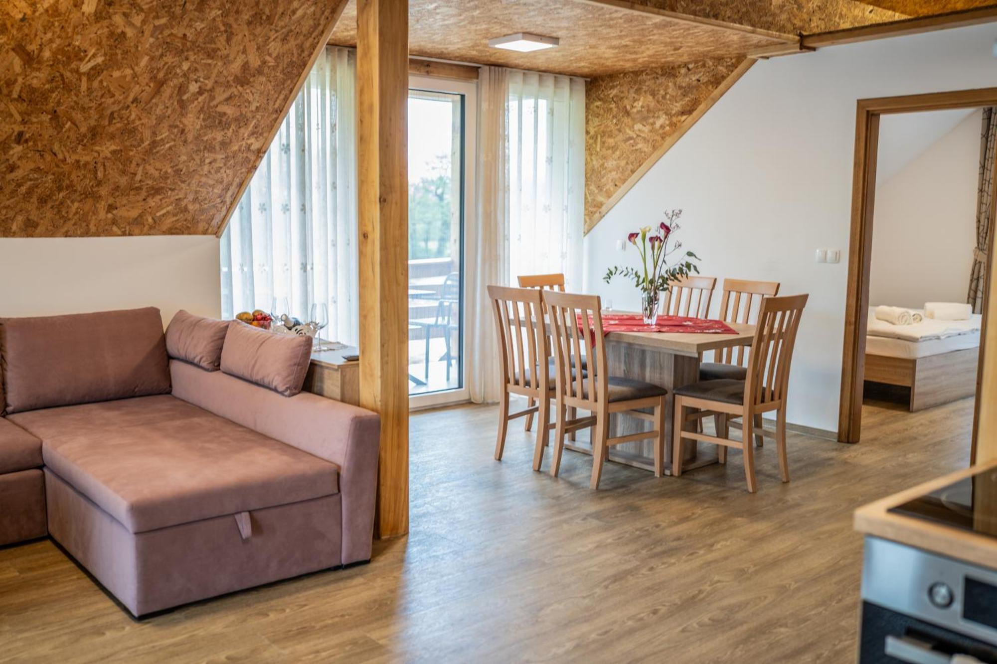 Ribnik Stari Trg Apartamento Lesicno Exterior foto